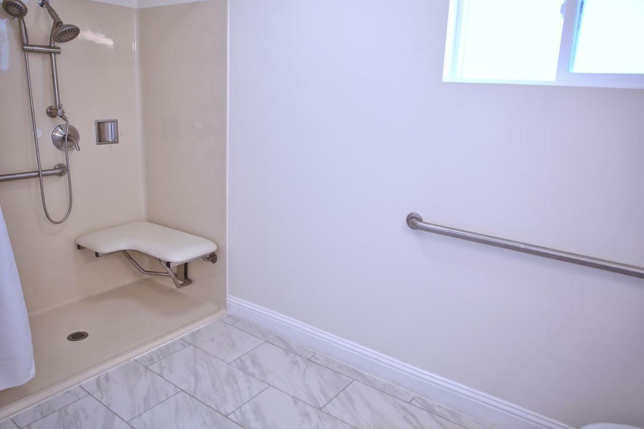 Travelodge By Wyndham Crescent City Εξωτερικό φωτογραφία